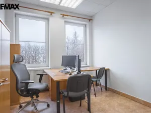 Prodej komerčního pozemku, Okříšky, Za tratí, 34555 m2