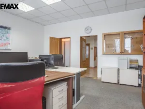 Prodej komerčního pozemku, Okříšky, Za tratí, 34555 m2