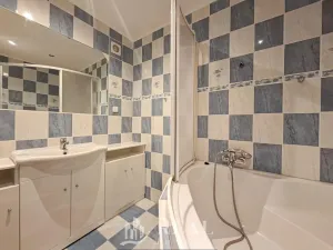 Pronájem bytu 2+1, Chomutov, Holešická, 62 m2