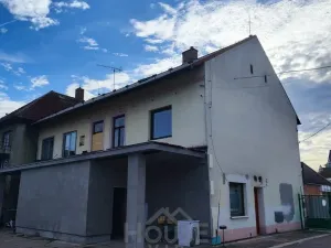 Prodej ubytování, Přelouč, Sportovní, 1800 m2