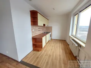 Pronájem bytu 2+1, Krnov - Pod Cvilínem, SPC G, 55 m2