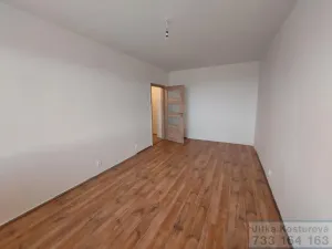 Pronájem bytu 2+1, Krnov - Pod Cvilínem, SPC G, 55 m2