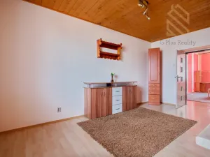 Prodej bytu 2+1, Louny, Husova, 63 m2