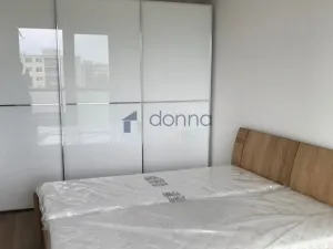 Pronájem bytu 2+kk, Praha, Lovosická, 56 m2