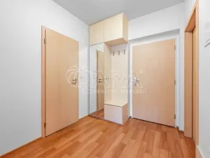 Pronájem bytu 2+kk, Praha, Fikerova, 62 m2