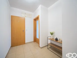 Prodej bytu 2+kk, Praha, K náhonu, 69 m2
