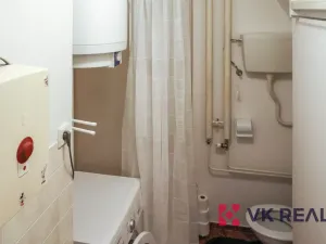 Pronájem bytu 1+kk, Praha - Břevnov, Na Petřinách, 34 m2