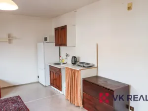 Pronájem bytu 1+kk, Praha - Břevnov, Na Petřinách, 34 m2