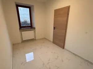Pronájem bytu 1+1, Domažlice, náměstí Míru, 35 m2