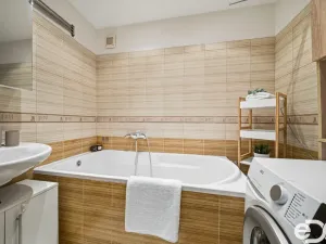 Prodej bytu 3+1, Hradec Králové, třída Edvarda Beneše, 98 m2