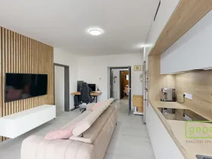 Prodej bytu 3+kk, Stochov, Zahradní, 52 m2