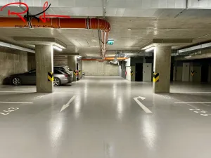 Pronájem garážového stání, Praha, Kardausova, 17 m2