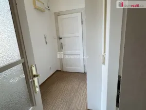 Pronájem atypického bytu, Praha - Velká Chuchle, Starochuchelská, 17 m2