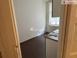 Pronájem atypického bytu, Praha - Velká Chuchle, Starochuchelská, 17 m2
