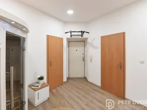 Prodej bytu 2+1, Praha - Žižkov, Basilejské náměstí, 73 m2