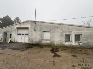 Prodej výrobních prostor, Hustopeče, 1710 m2