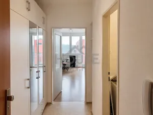 Prodej bytu 1+kk, Praha - Troja, Hnězdenská, 40 m2