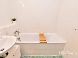 Prodej bytu 1+kk, Praha - Troja, Hnězdenská, 36 m2