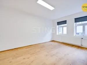 Pronájem kanceláře, Zlín, třída Tomáše Bati, 108 m2
