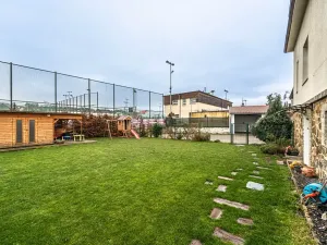 Prodej obchodního prostoru, Praha - Štěrboholy, Ústřední, 280 m2