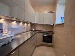 Prodej bytu 1+kk, Karlovy Vary, Poděbradská, 58 m2