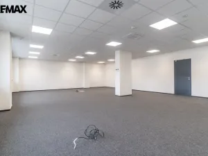 Pronájem obchodního prostoru, Tuchoměřice, 289 m2