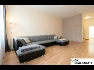 Pronájem bytu 2+1, Rýmařov, náměstí Míru, 77 m2