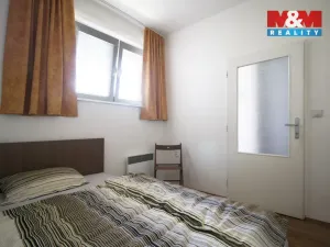 Pronájem bytu 2+kk, Praha - Libeň, U školičky, 42 m2