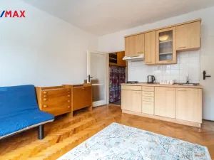 Pronájem bytu 1+kk, Praha - Braník, Jeremenkova, 28 m2