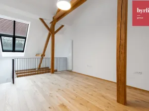 Pronájem bytu 2+kk, Praha, Vrtbova, 56 m2