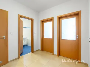 Pronájem bytu 3+kk, Praha, Mlázovická, 75 m2