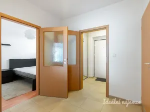 Pronájem bytu 3+kk, Praha, Mlázovická, 75 m2