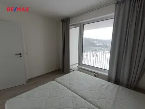 Pronájem bytu 2+kk, Praha - Vysočany, Strnadových, 51 m2