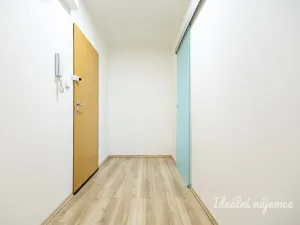 Pronájem bytu 2+kk, Praha - Krč, V Štíhlách, 36 m2