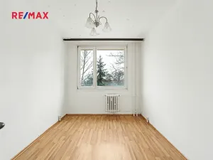 Prodej bytu 2+kk, Praha - Prosek, Zárybská, 42 m2