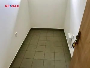 Prodej obchodního prostoru, Mukařov, Choceradská, 48 m2