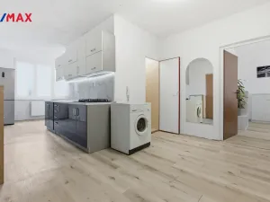 Prodej bytu 3+1, Sokolov, Švabinského, 75 m2