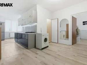 Prodej bytu 3+1, Sokolov, Švabinského, 75 m2