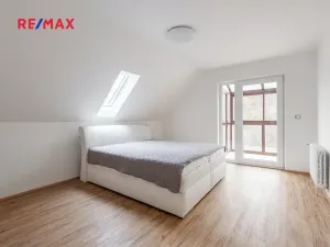 Prodej vily, Měchenice, Hlavní, 330 m2