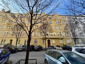 Prodej bytu 2+kk, Praha - Vinohrady, Laubova, 48 m2