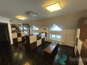 Pronájem komerční nemovitosti, České Budějovice - České Budějovice 2, Husova tř., 300 m2