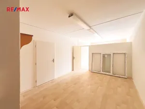 Prodej komerční nemovitosti, Kraslice, Palackého, 1800 m2