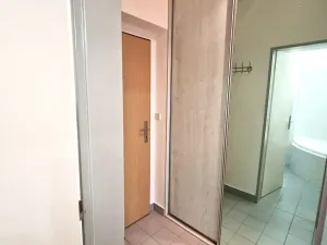 Prodej bytu 1+kk, Jesenice, V Lázních, 30 m2