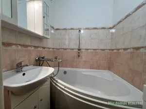 Pronájem bytu 2+1, Praha - Vysočany, Poděbradská, 58 m2