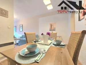 Prodej rodinného domu, Broumov, Mírové náměstí, 500 m2