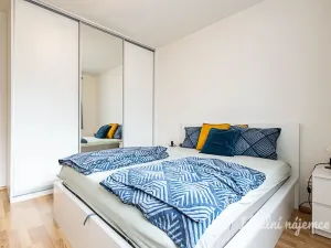 Pronájem bytu 2+kk, Praha - Vysočany, Strnadových, 59 m2