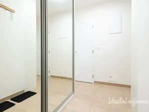 Pronájem bytu 2+kk, Praha - Vysočany, Strnadových, 59 m2