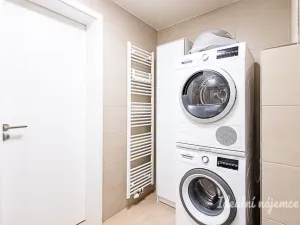 Pronájem bytu 2+kk, Praha - Vysočany, Strnadových, 59 m2