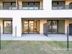 Pronájem bytu 1+kk, Praha - Hloubětín, Poděbradská, 32 m2