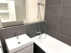 Pronájem bytu 2+kk, Praha, Za černým mostem, 50 m2